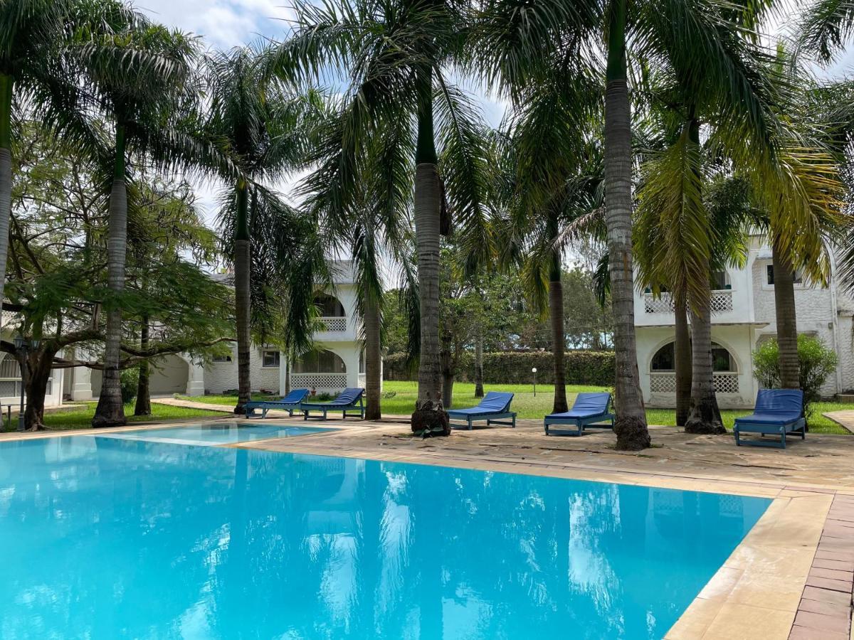 Royal Palms Apartment A4 Mombasa Bagian luar foto