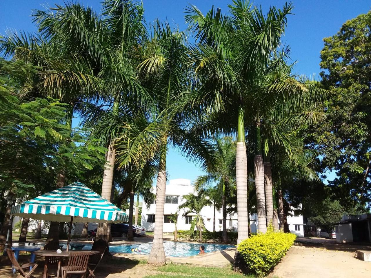 Royal Palms Apartment A4 Mombasa Bagian luar foto