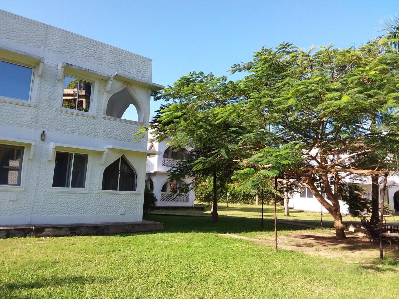 Royal Palms Apartment A4 Mombasa Bagian luar foto